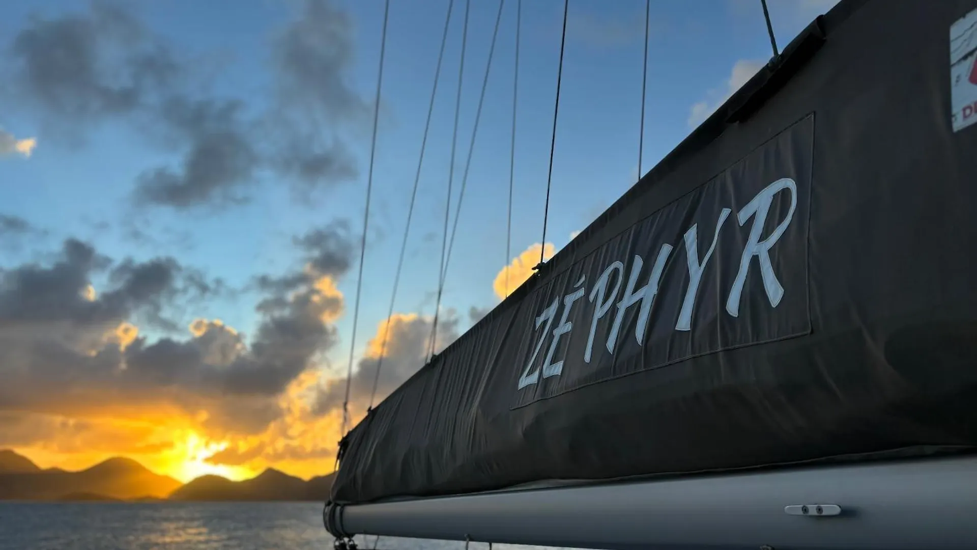 Ботель Catamaran Zephyr Experience Exclusive Navigation, Diner, Nuit, Petit-Dejeuner Inclus Flamands